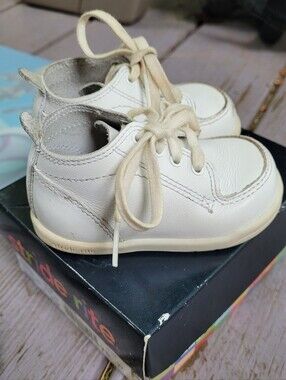 Stride Rite Cruiser White Leather Baby Shoes Size 2.5W